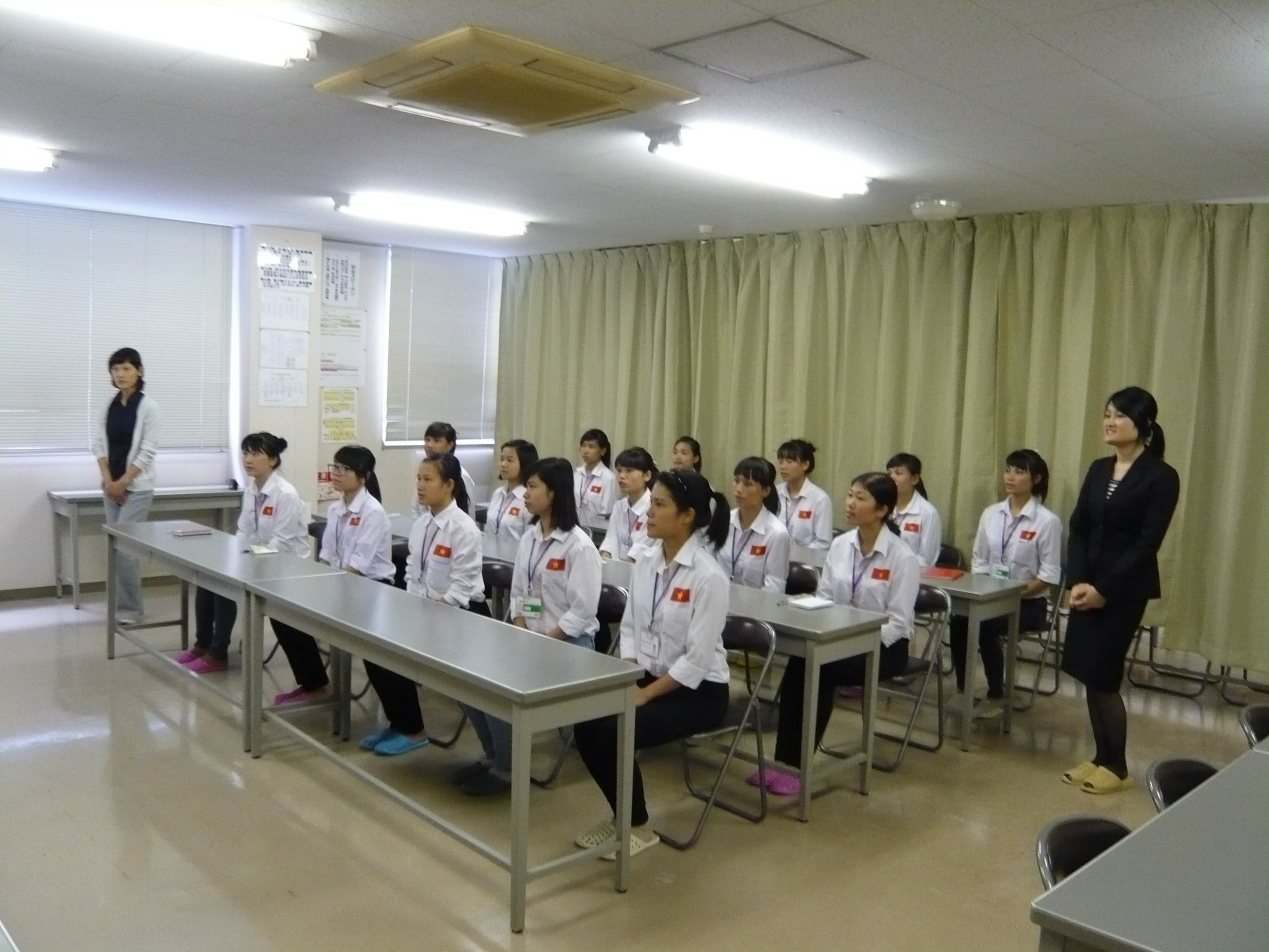 Thực tập sinh về nước... chạy xe ôm, làm thợ xây - Ảnh 1. Thực tập sinh về nước... chạy xe ôm, làm thợ xây - Ảnh 1.