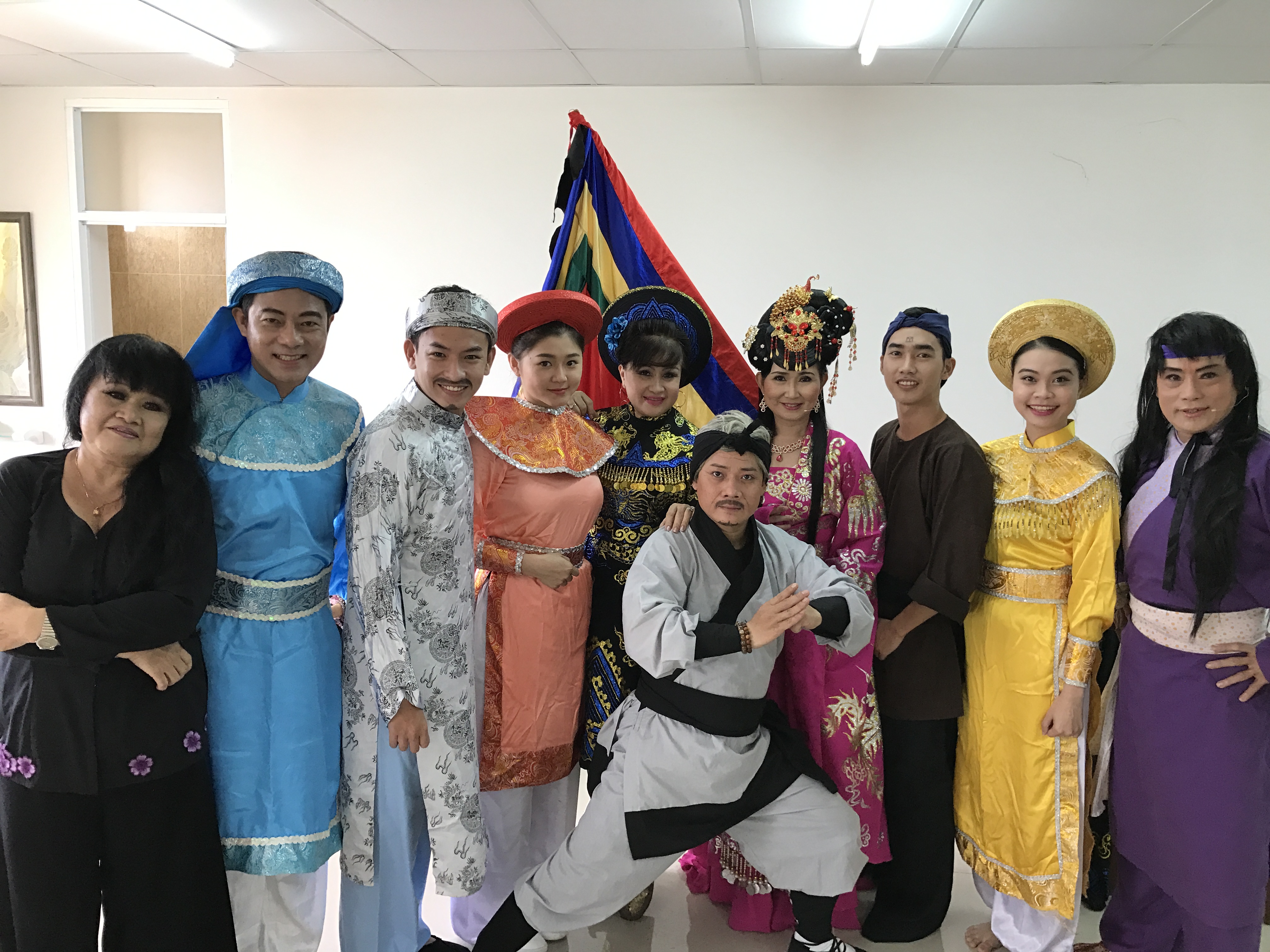 NSƯT Minh Vương, Bích Thủy đắt sô đờn ca tài tử học đường - Ảnh 5. NSƯT Minh Vương, Bích Thủy đắt sô đờn ca tài tử học đường - Ảnh 5.