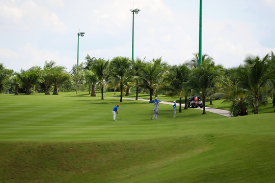 Cử tri TP HCM: Không cần sân golf trong sân bay - Ảnh 1.