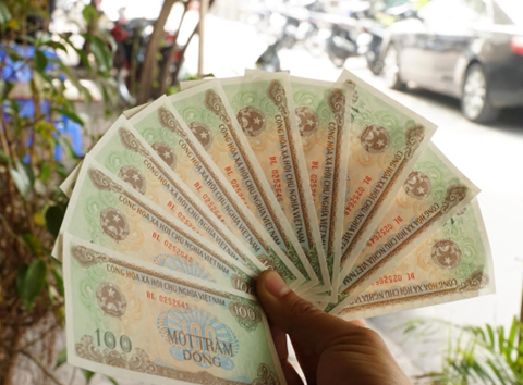 Ngân hàng Nhà nước sẽ đáp ứng đủ tiền mệnh giá 100 đồng - Ảnh 1.