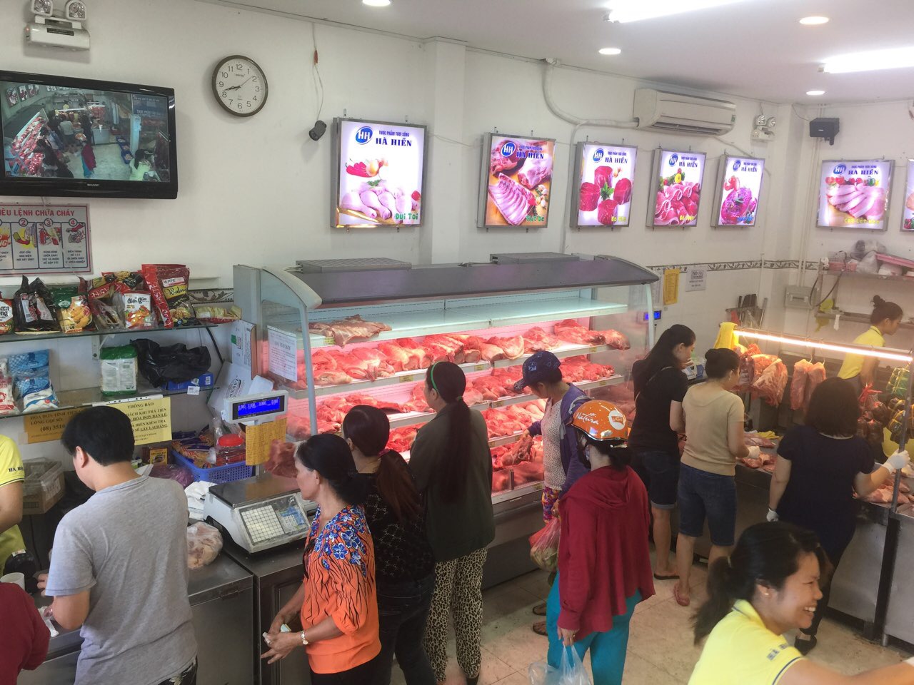 Thịt heo H&ograve;a Ph&aacute;t ra thị trường - Ảnh 1.