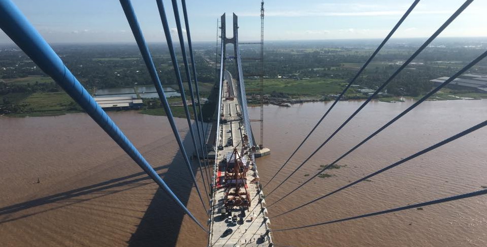 Hợp long cầu d&acirc;y văng nhịp th&eacute;p d&agrave;i nhất ph&iacute;a Nam - Ảnh 1.