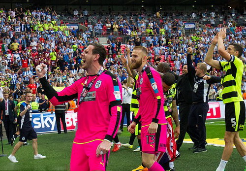 Huddersfield Town thăng hạng sau trận cầu nghìn tỉ - Ảnh 5.