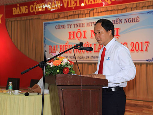 
Ông Nguyễn Ngọc Thảo, Tổng giám đốc Công ty TNHH MTV Cảng Bến Nghé, giải đáp các kiến nghị của người lao động tại hội nghị
