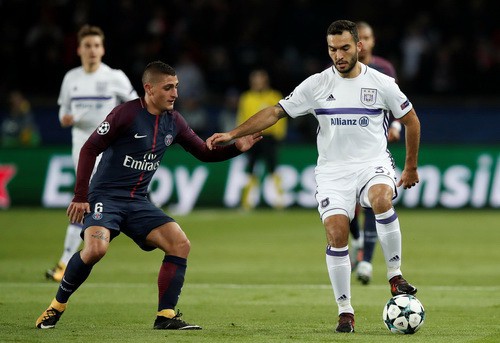 Hậu vệ Kurzawa làm lu mờ Neymar, PSG giành vé sớm - Ảnh 2.