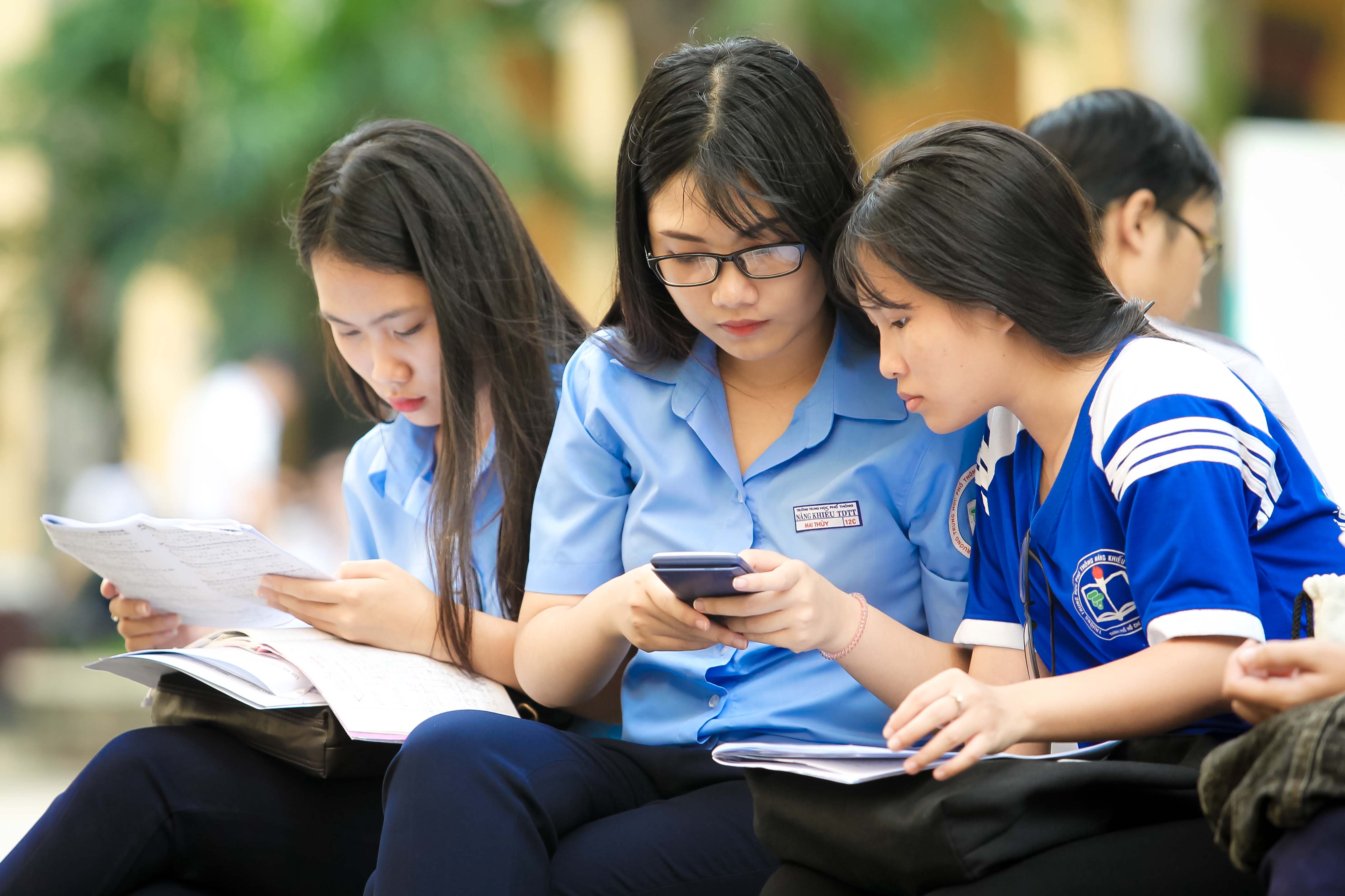 Chờ đợi đề toán lần đầu theo hình thức trắc nghiệm - Ảnh 2. Chờ đợi đề toán lần đầu theo hình thức trắc nghiệm - Ảnh 2.