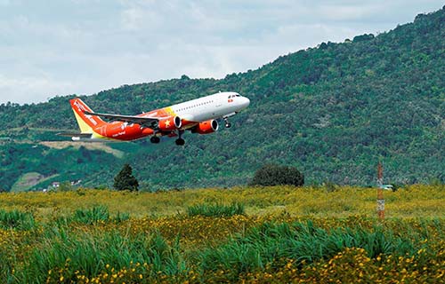 Vietjet xin ý kiến cổ đông tăng tỉ lệ chia cổ tức dự kiến 2017 - Ảnh 1.