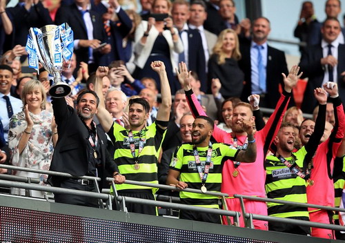 Huddersfield Town thăng hạng sau trận cầu nghìn tỉ - Ảnh 2.