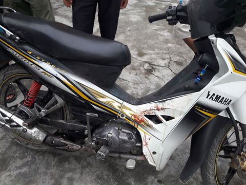 Xe máy tang vật của hai thanh niên nghi bắt trộm chó bị người dân đánh hội đồng - Ảnh: Yên Thành