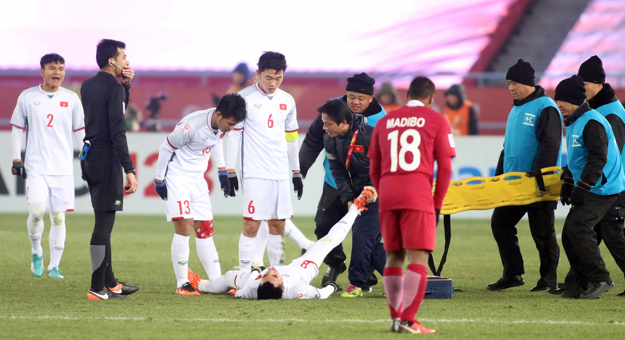 Những hình ảnh lấy nước mắt người hâm mộ của U23 Việt Nam - Ảnh 5.