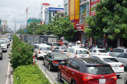 Mở thêm đường quanh sân bay Tân Sơn Nhất - Ảnh 1.