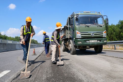 Đường cao tốc Đà Nẵng - Quảng Ngãi: Bán thầu cho công ty kém năng lực - Ảnh 1.