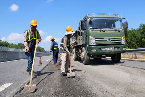 Thanh tra đột xuất dự án đường cao tốc Đà Nẵng - Quảng Ngãi - Ảnh 1.