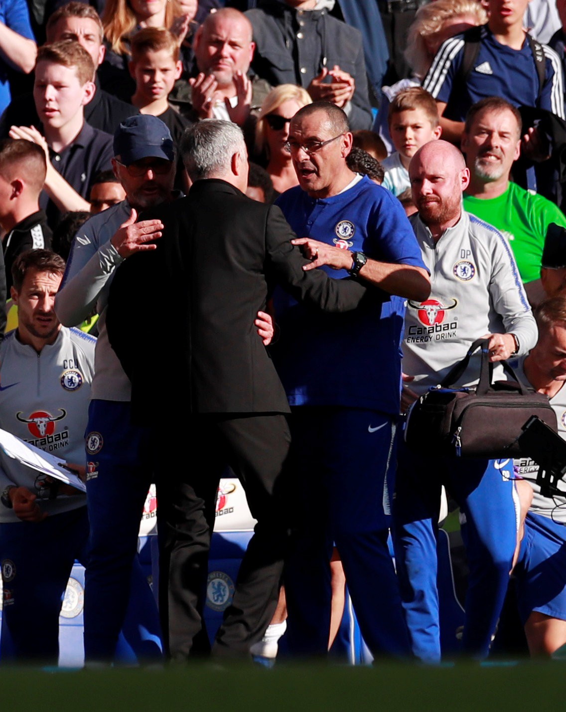 Mourinho chấp nhận lời xin lỗi sau vụ nổi nóng với trợ lý HLV Chelsea - Ảnh 16.