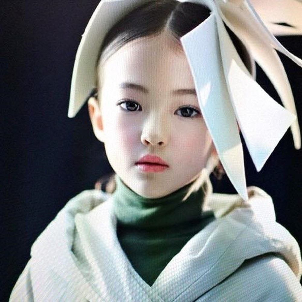 Tiểu Song Hye Kyo chạm mốc triệu lượt theo dõi ở tuổi lên 10 - Ảnh 10.