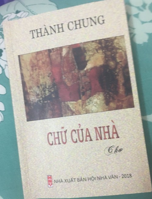 Chất lính, tình thơ trong Chữ của nhà - Ảnh 1.