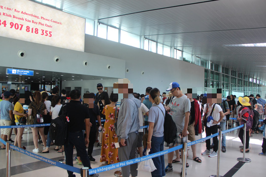 Hành khách mang 3 đầu đạn định lên máy bay ở Phú Quốc - Ảnh 1.