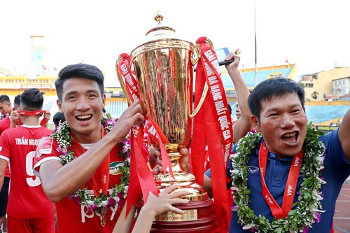 Hà Nội B đổi chủ trước ngày đá play-off - Ảnh 1.