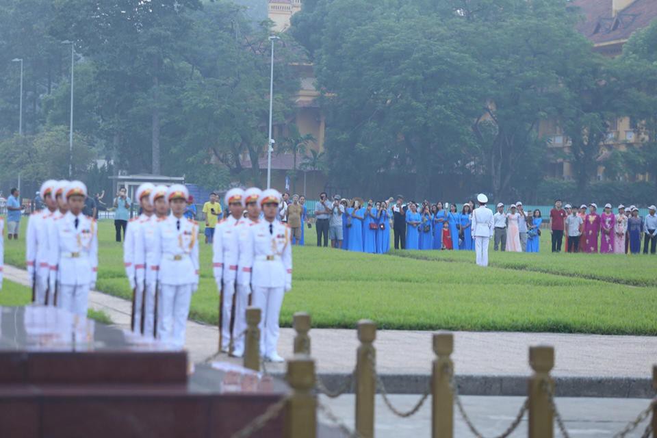 Xúc động lễ treo cờ rủ Quốc tang nguyên Tổng Bí thư Đỗ Mười - Ảnh 21.