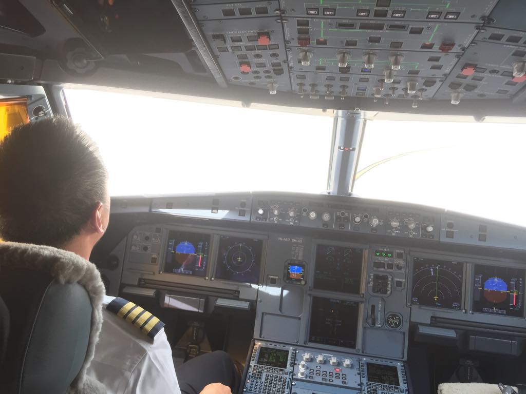 Cận cảnh nghi thức phun nước đón máy bay thế hệ mới Airbus A321neo - Ảnh 12.