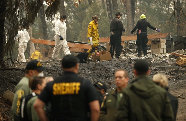 Cháy rừng California: Hơn 1.000 người mất tích, khói độc phát tán hàng trăm km - Ảnh 3.