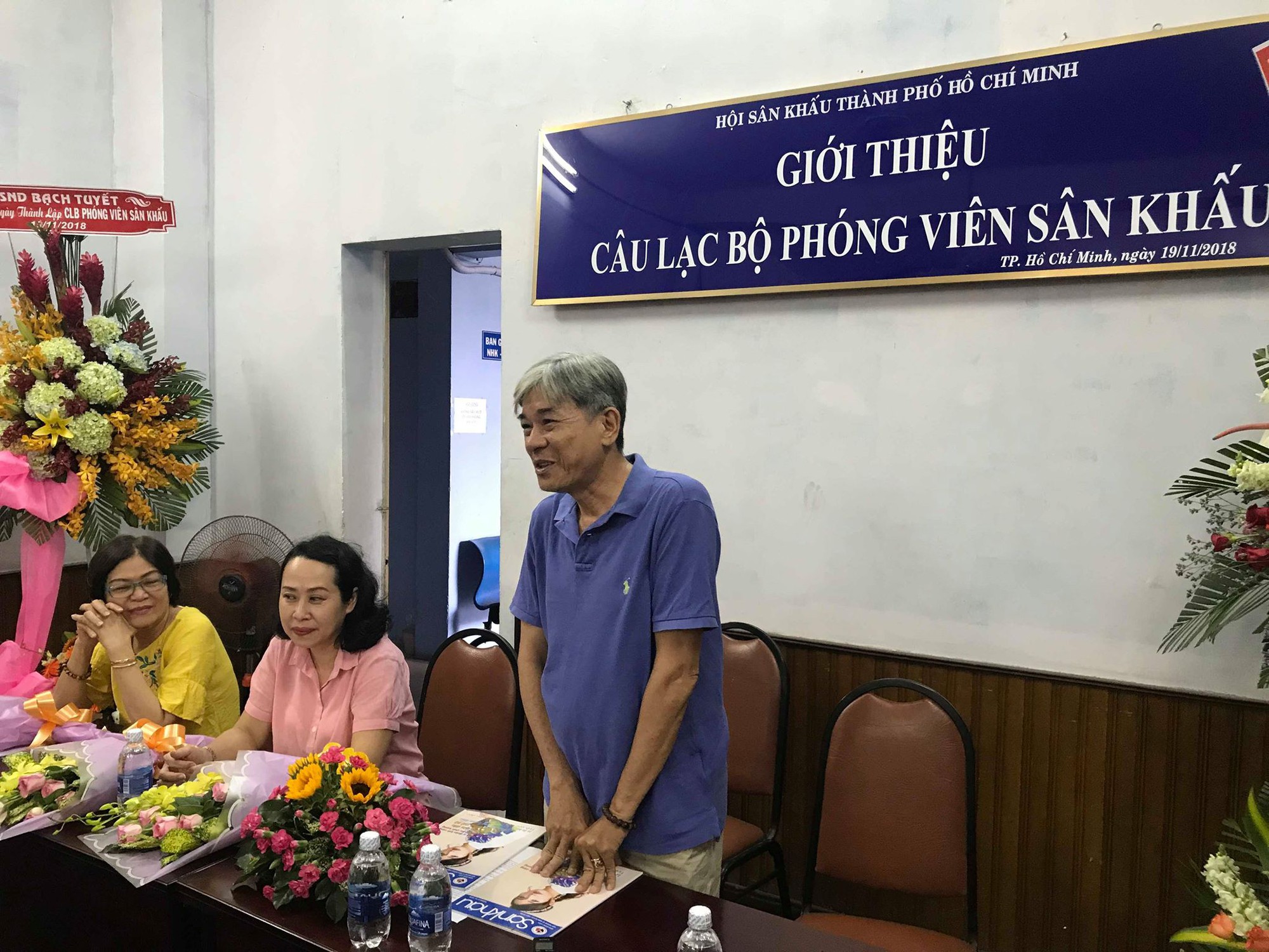 Đông nghệ sĩ hội ngộ trong ngày ra mắt CLB Phóng viên sân khấu - Ảnh 3. Đông nghệ sĩ hội ngộ trong ngày ra mắt CLB Phóng viên sân khấu - Ảnh 3.