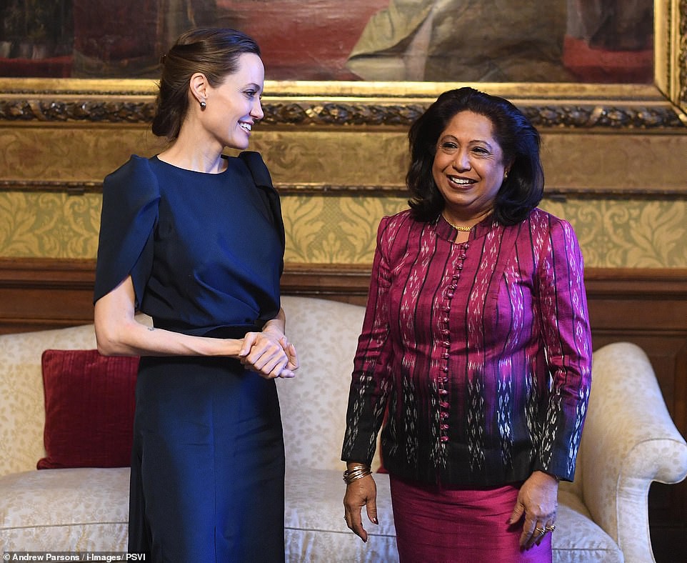 Angelina Jolie rạng ngời chống kỳ thị nạn nhân bạo lực tình dục - Ảnh 7.