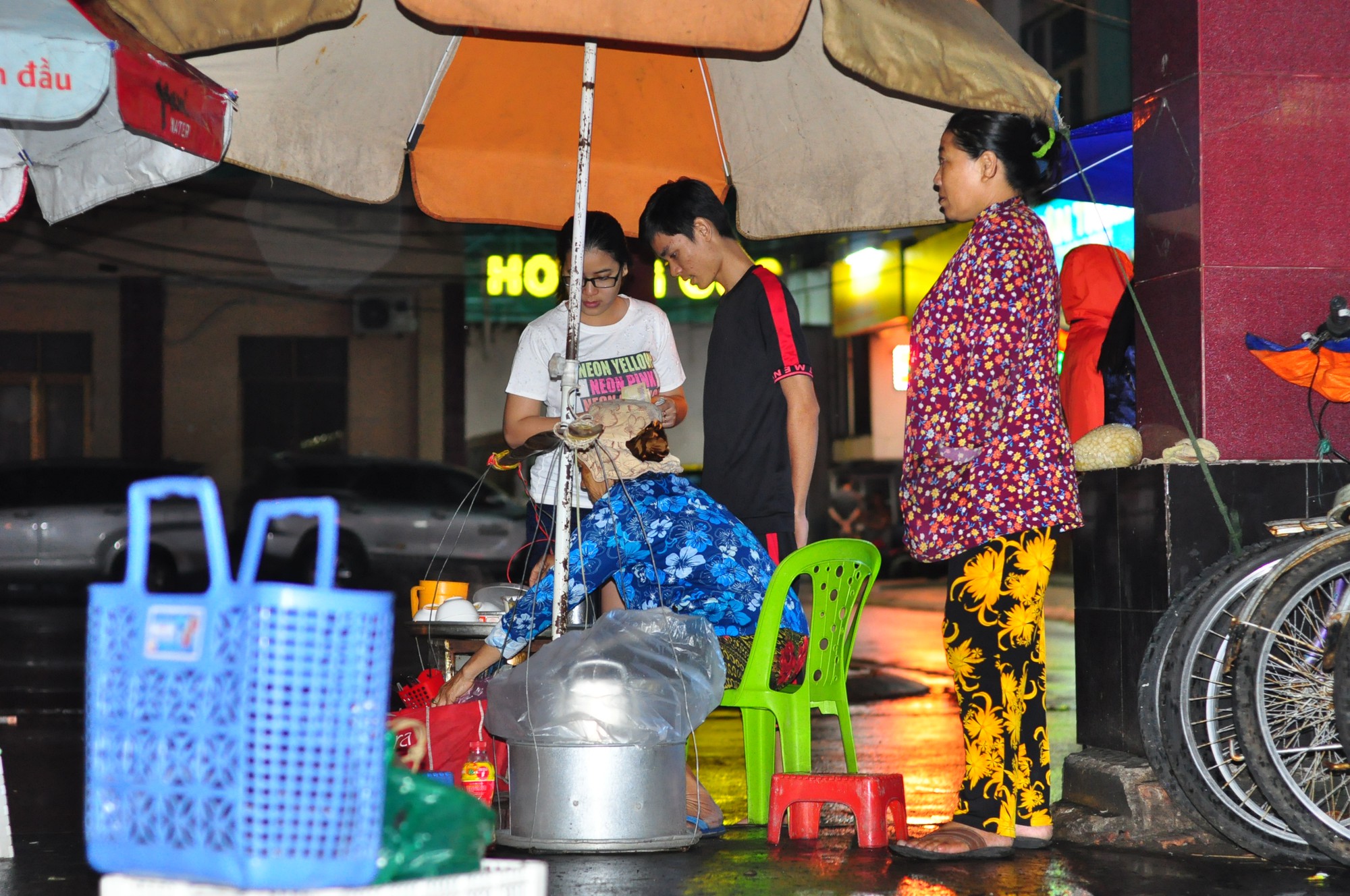 Vũng Tàu bắt đầu mưa lớn, gió giật liên hồi - Ảnh 10.