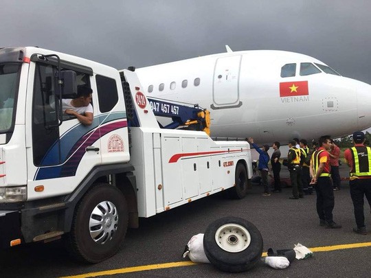 Phó Thủ tướng yêu cầu xử lý nghiêm vụ máy bay gặp sự cố tại Buôn Ma Thuột - Ảnh 1.