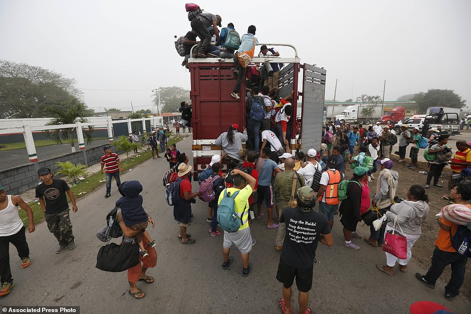 Đoàn di dân tiến đến “tuyến đường tử thần” ở Mexico - Ảnh 5.