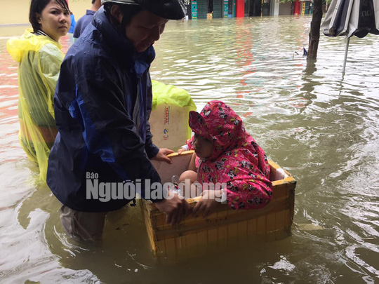 Quảng Nam: Mưa lũ gây chết người, thủy điện vẫn thiếu cả tỉ khối nước - Ảnh 1.