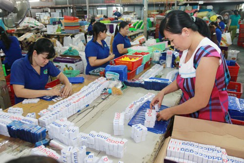 CAM KẾT LAO ĐỘNG TRONG CPTPP: Không được hạ thấp quyền lợi người lao động - Ảnh 2. CAM KẾT LAO ĐỘNG TRONG CPTPP: Không được hạ thấp quyền lợi người lao động - Ảnh 2.