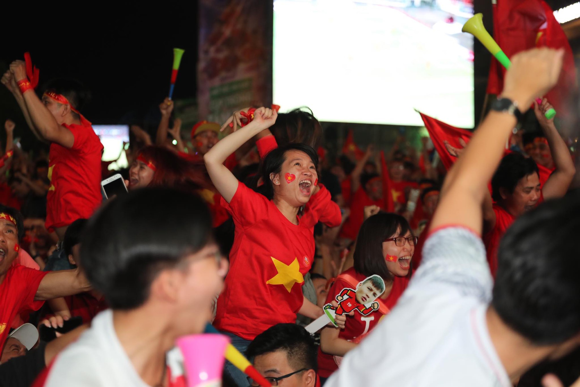 Thắng Malaysia, Việt Nam lên ngôi vô địch Đông Nam Á 2018 - Ảnh 3.