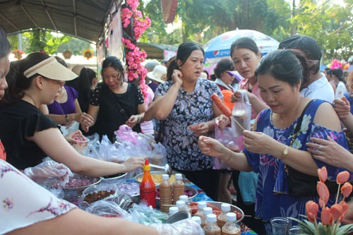 Chăm lo Tết cho công nhân nghèo - Ảnh 1.