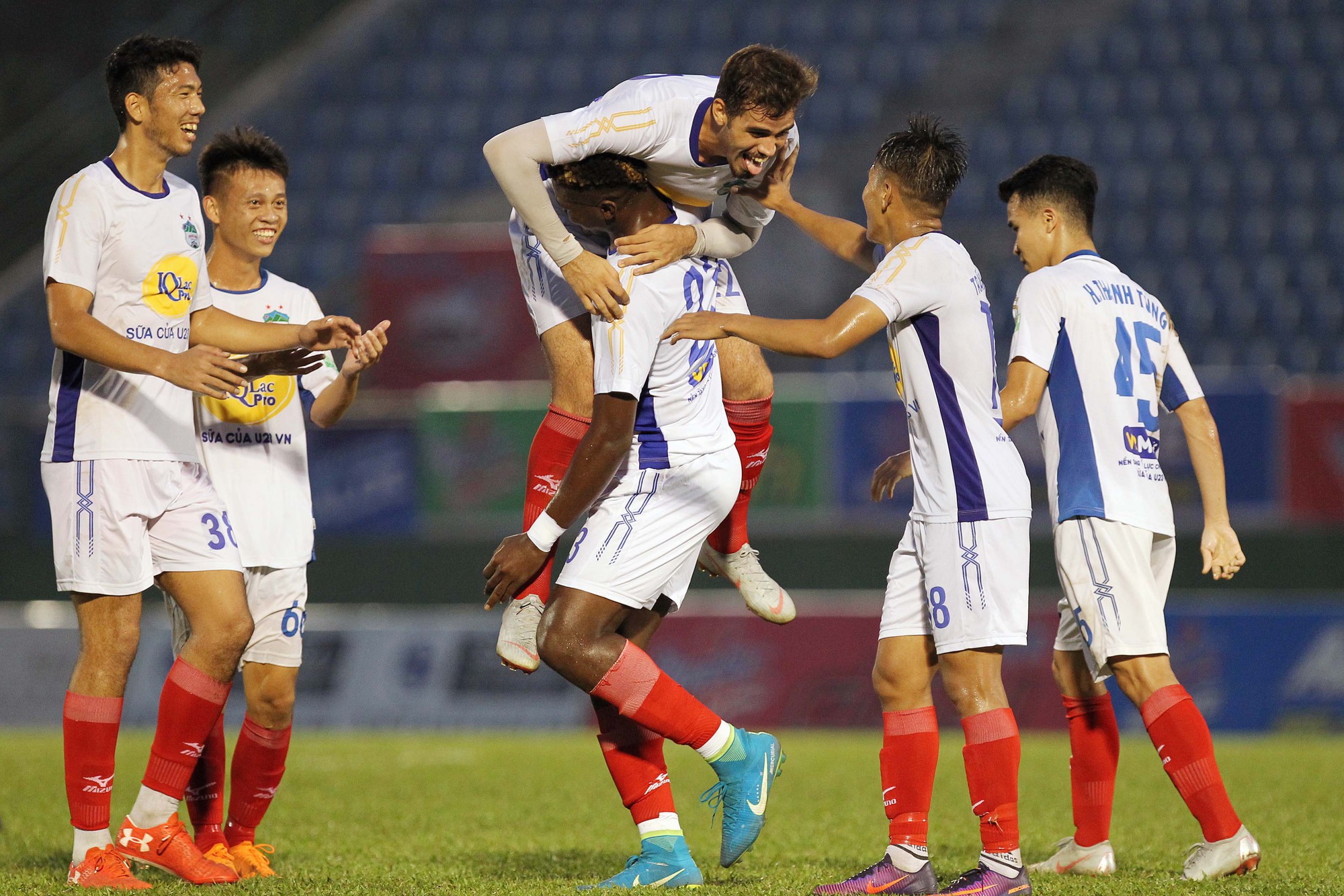 B.Bình Dương thắng đậm, HAGL hạ Sài Gòn tại BTV Cup Number 1 - Ảnh 3.