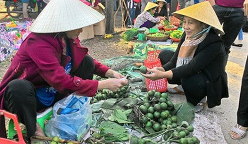 Chợ chỉ họp 3 ngày Tết đầu năm ở Huế bán mặt hàng gì? - Ảnh 1.