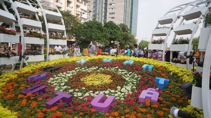 Không khí giao thừa đang tràn ngập khắp nơi - Ảnh 4.