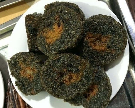 Bánh chưng đen - đặc sản Tết độc đáo của xứ Lạng - Ảnh 2.