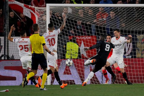 Người nhện De Gea tỏa sáng, Man United lấy điểm trước Sevilla - Ảnh 3.