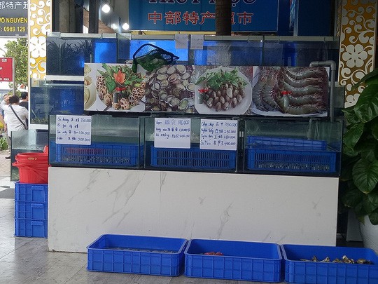 Nhà hàng ở Đà Nẵng xuất phiếu tính tiền bằng tiếng Trung Quốc - Ảnh 3.