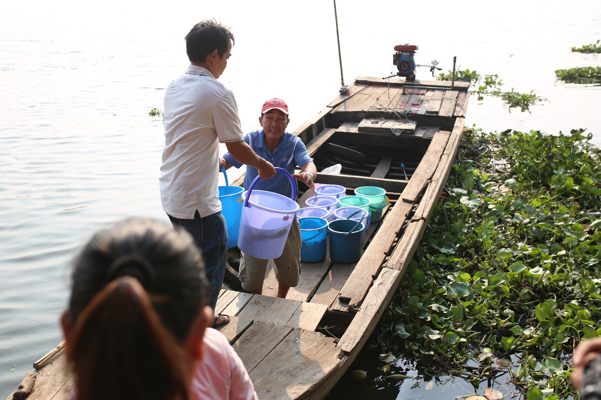 Cá chép đưa ông Táo bị xử đẹp khi vừa đến sông Sài Gòn - Ảnh 5.