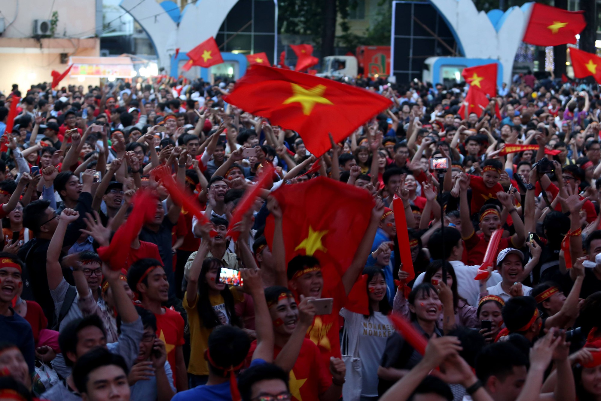 Muôn vạn cảm xúc trước chiến thắng của U23 Việt Nam - Ảnh 6.