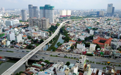 Giá đất quanh các ga metro Sài Gòn đua nhau leo thang - Ảnh 1.