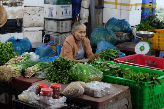 Ngôi chợ Sài Gòn tồn tại hơn nửa thế kỷ, bán cả ngày lẫn đêm - Ảnh 5.