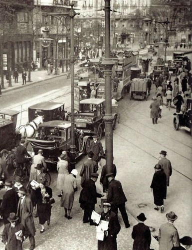 Tròn mắt với cảnh tắc đường ở các thành phố 100 năm trước - Ảnh 9.