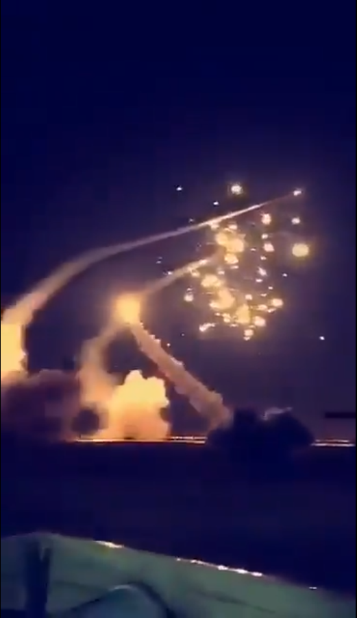 Ả Rập Saudi “chặn 7 tên lửa của phiến quân Houthi” - Ảnh 1.