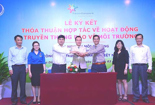 FrieslandCampina Việt Nam tuyên truyền bảo vệ môi trường tại Bình Dương - Ảnh 2. FrieslandCampina Việt Nam tuyên truyền bảo vệ môi trường tại Bình Dương - Ảnh 2.