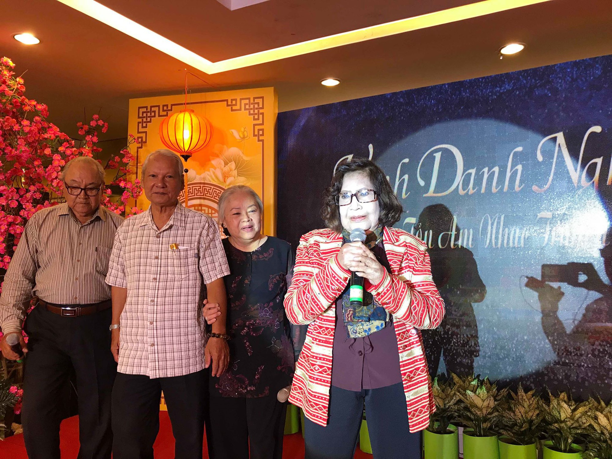 Nghệ sĩ thế hệ vàng ăn chay tưởng nhớ hai soạn giả Hà Triều, Hoa Phượng - Ảnh 3. Nghệ sĩ thế hệ vàng ăn chay tưởng nhớ hai soạn giả Hà Triều, Hoa Phượng - Ảnh 3.