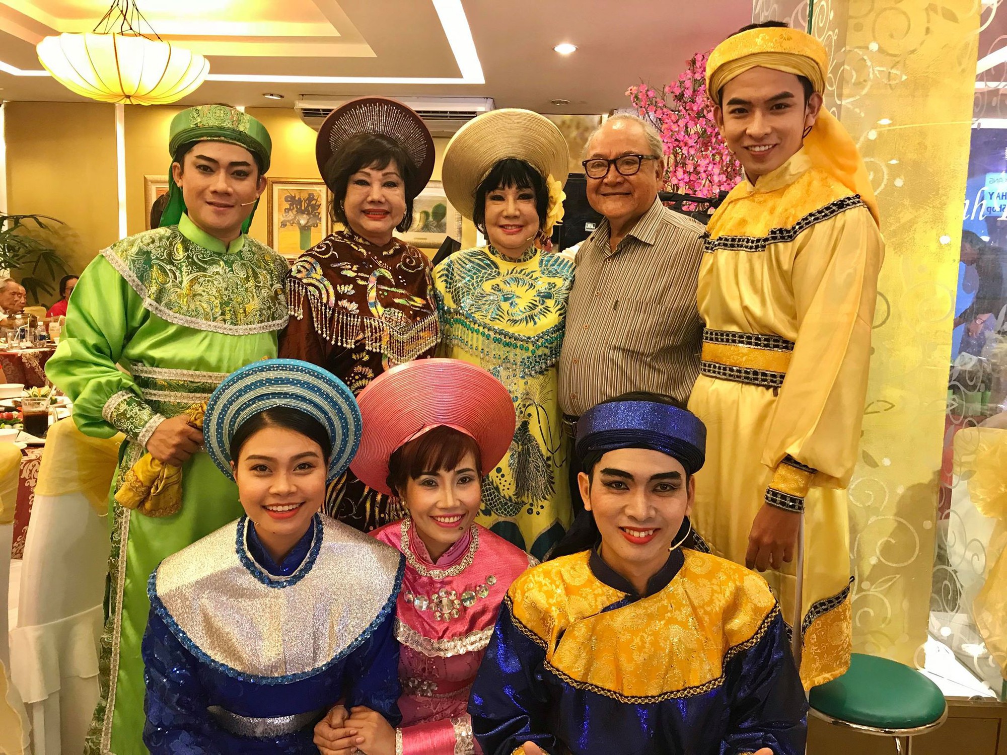 Nghệ sĩ thế hệ vàng ăn chay tưởng nhớ hai soạn giả Hà Triều, Hoa Phượng - Ảnh 7. Nghệ sĩ thế hệ vàng ăn chay tưởng nhớ hai soạn giả Hà Triều, Hoa Phượng - Ảnh 7.