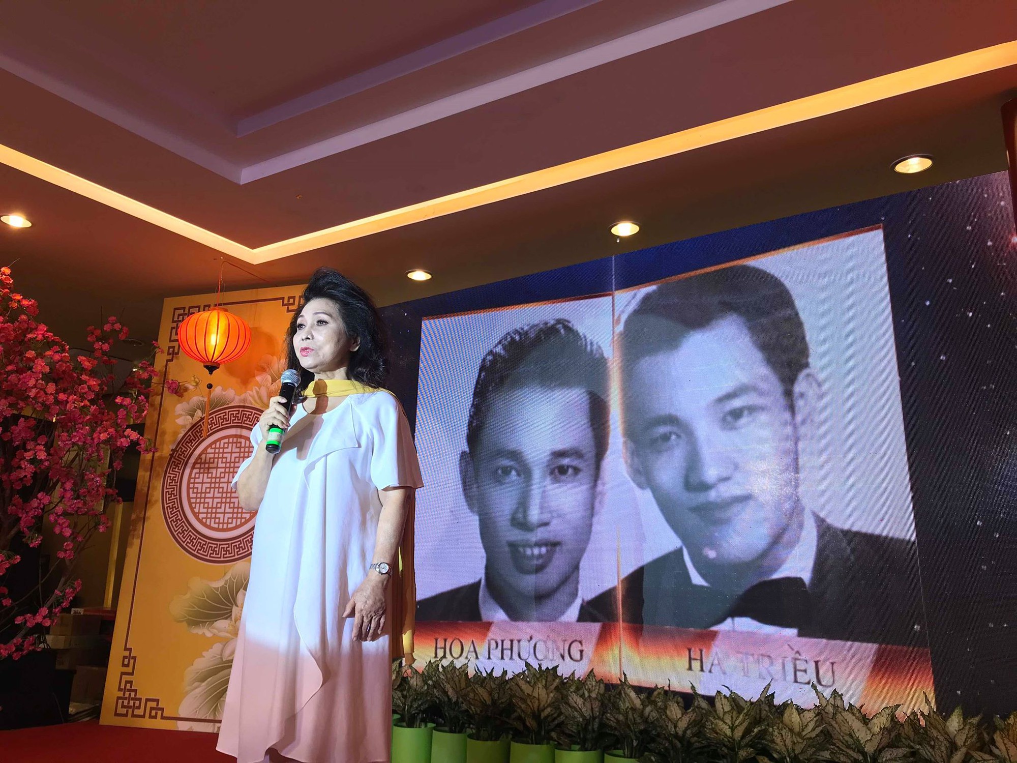 Nghệ sĩ thế hệ vàng ăn chay tưởng nhớ hai soạn giả Hà Triều, Hoa Phượng - Ảnh 1. Nghệ sĩ thế hệ vàng ăn chay tưởng nhớ hai soạn giả Hà Triều, Hoa Phượng - Ảnh 1.
